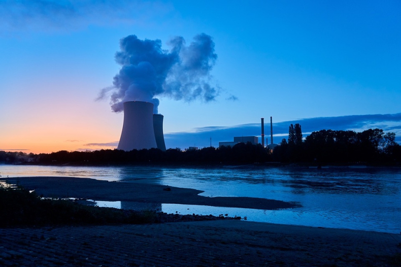 Szef MSZ Węgier: rząd Niemiec blokuje dostawy sprzętu do rozbudowy elektrowni jądrowej w Paksu - ZielonaGospodarka.pl