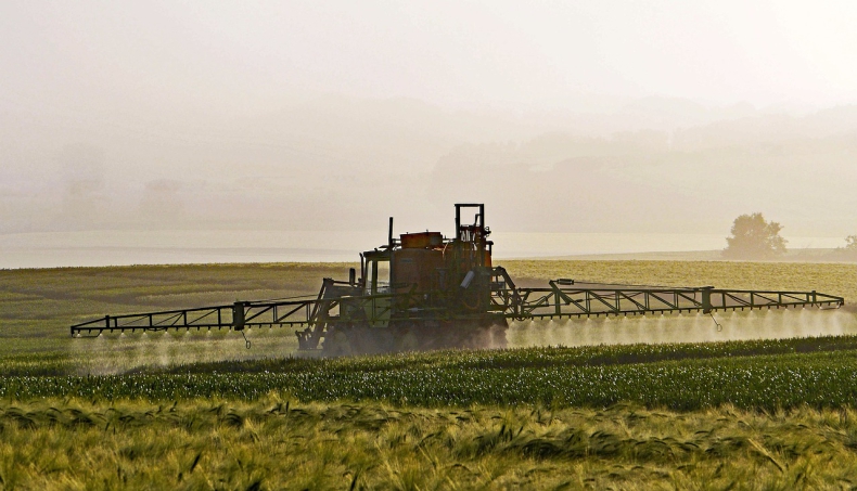 Europosłowie: nowe unijne prawo dot. pestycydów może uderzyć w rolnictwo w UE; ceny żywności wzrosną - ZielonaGospodarka.pl