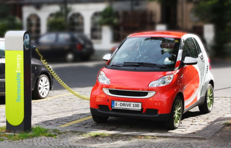 Naukowcy: wpływ ładowania pojazdów elektrycznych na sieć energetyczną można zmniejszyć - ZielonaGospodarka.pl