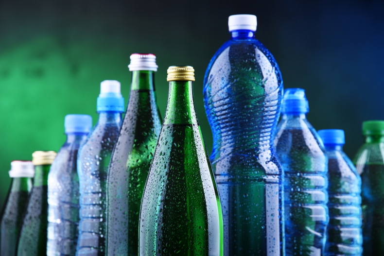 Projekt: do butelek z plastiku i szkła oraz puszek doliczone będzie 50 gr. kaucji - ZielonaGospodarka.pl