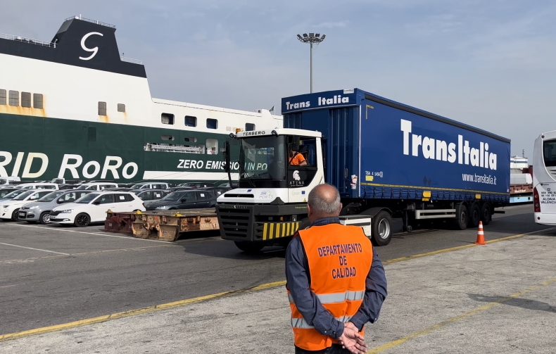 Port w Walencji testuje zeroemisyjny ciągnik terminalowy zasilany wodorem - ZielonaGospodarka.pl