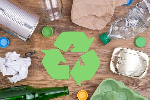 Orlen Unipetrol testuje chemiczny recykling odpadów z tworzyw sztucznych - ZielonaGospodarka.pl