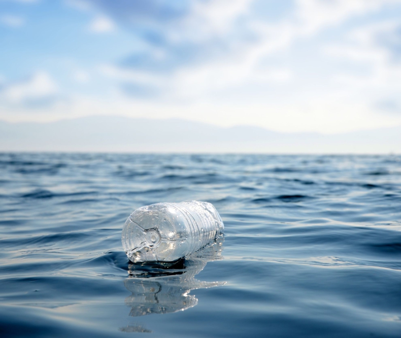 Holenderski badacz: prawdziwe zaśmiecenie oceanów plastikiem o wiele mniejsze - ZielonaGospodarka.pl