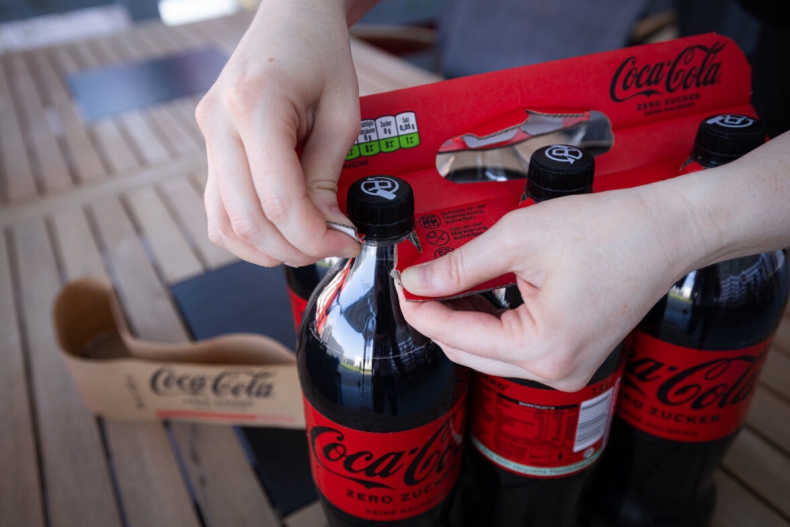 Coca Cola w Austrii doczeka się nowych kartonowych opakowań wielopaków - ZielonaGospodarka.pl