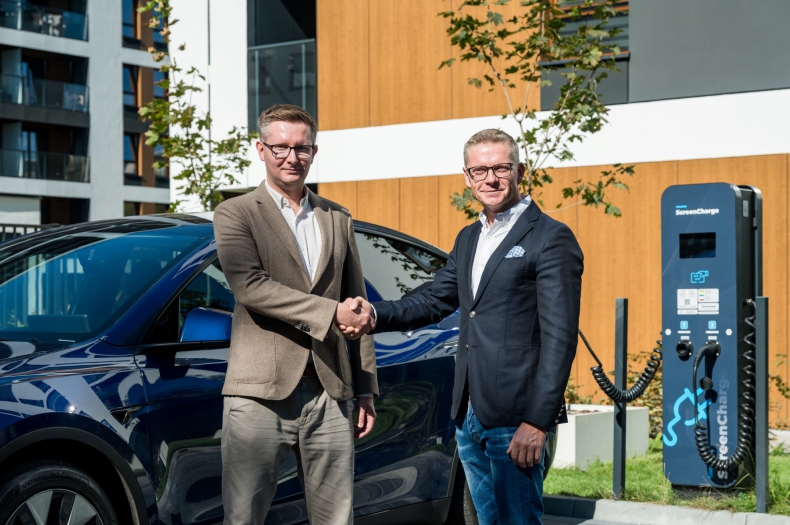 YIT oraz ScreenCharge uruchamiają swoją pierwszą wspólną ładowarkę dla samochodów elektrycznych - ZielonaGospodarka.pl