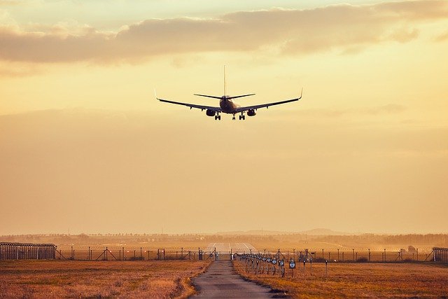 Kraje UE porozumiały się ws. reformy ruchu lotniczego w celu ograniczenia emisji - ZielonaGospodarka.pl