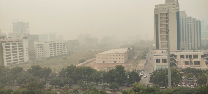 Z powodu smogu władze Delhi w Indiach będą wpuszczać do miasta połowę aut - ZielonaGospodarka.pl