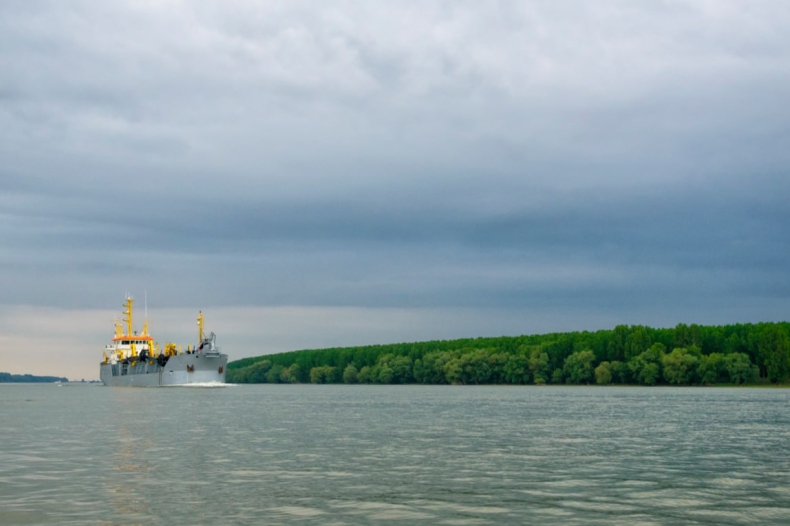 Według ekspertów wypadek serbskiej barki na Dunaju będzie miał negatywny wpływ na florę i faunę rzeki - ZielonaGospodarka.pl