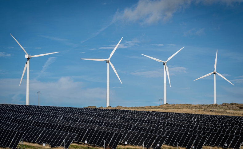 EDP Renewables uruchamia pierwszy hybrydowy projekt wiatrowo-słoneczny w Hiszpanii - ZielonaGospodarka.pl