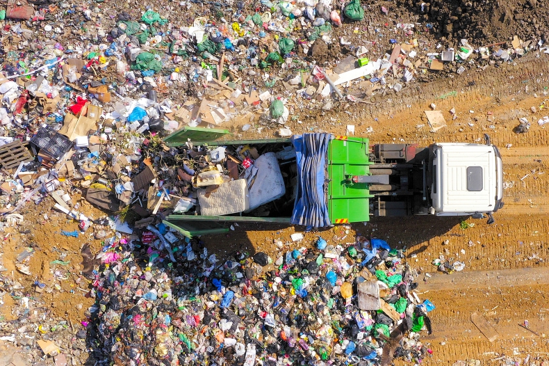 Parlament Europejski poparł surowsze unijne procedury dotyczące transportu odpadów - ZielonaGospodarka.pl