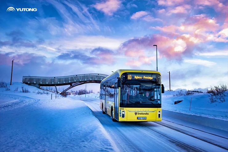 Autobusy elektryczne firmy Yutong doskonale radzą sobie w testach przeprowadzonych w ekstremalnie niskich temperaturach w Norwegii i Kazachstanie  - ZielonaGospodarka.pl
