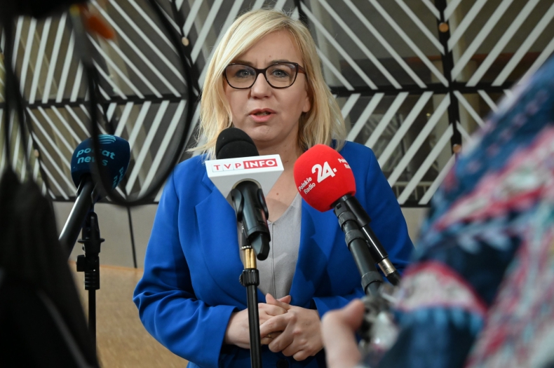 Minister Hennig-Kloska: cele klimatyczne na 2040 r. będą dla Polski nieosiągalne - ZielonaGospodarka.pl