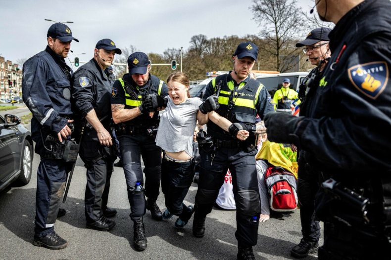 Policja zatrzymała aktywistę klimatyczną Gretę Thunberg - ZielonaGospodarka.pl