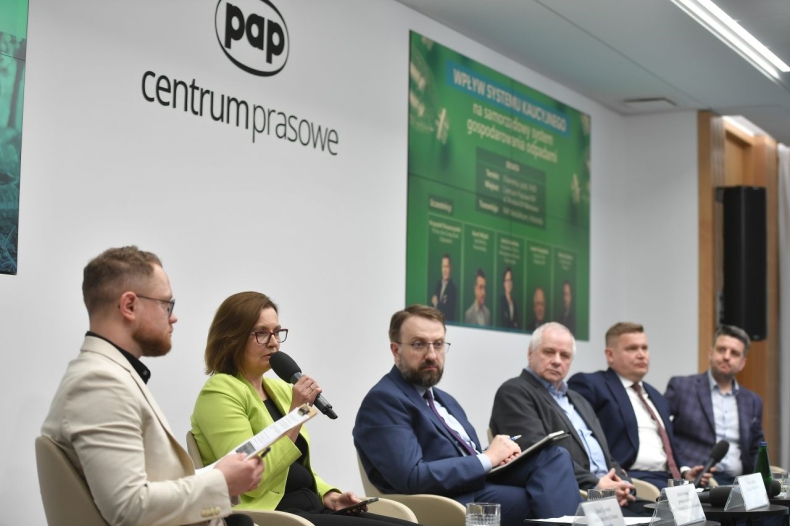 Eksperci: uruchomienie systemu kaucyjnego trzeba przesunąć na 2026 rok  - ZielonaGospodarka.pl