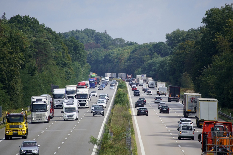 Niemcy. Minister transportu szantażuje w sprawie ustawy klimatycznej zakazem jazdy samochodem przez dwa dni w tygodniu - ZielonaGospodarka.pl