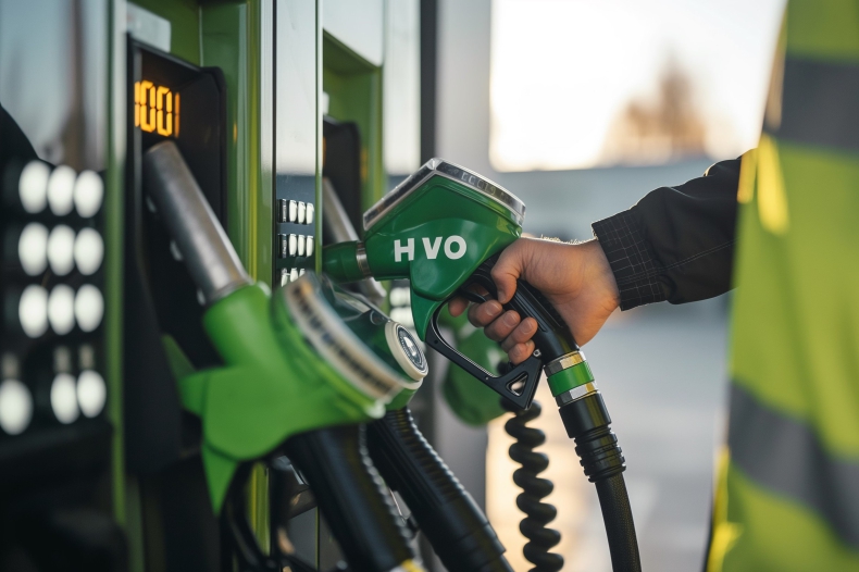 PostNL i Spring wprowadzają cztery miliony litrów biopaliwa do europejskiej sieci transportu drogowego - ZielonaGospodarka.pl