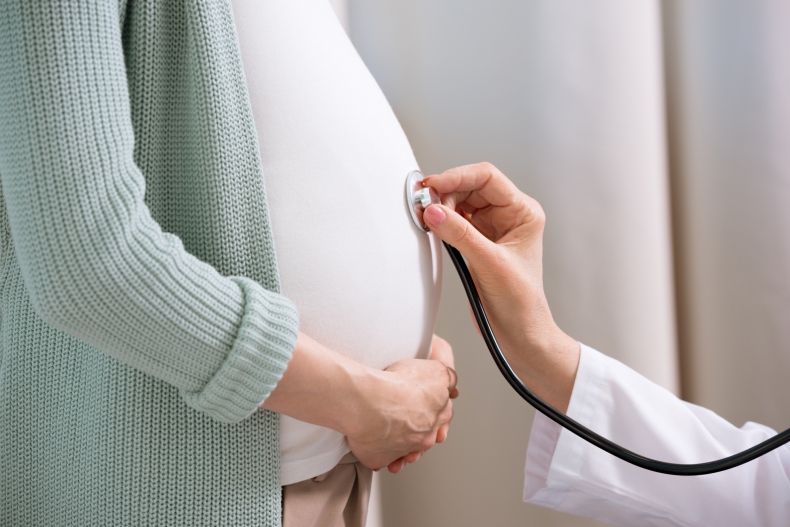 Oddychanie zanieczyszczonym powietrzem w czasie ciąży może szkodzić mózgowi dziecka - ZielonaGospodarka.pl