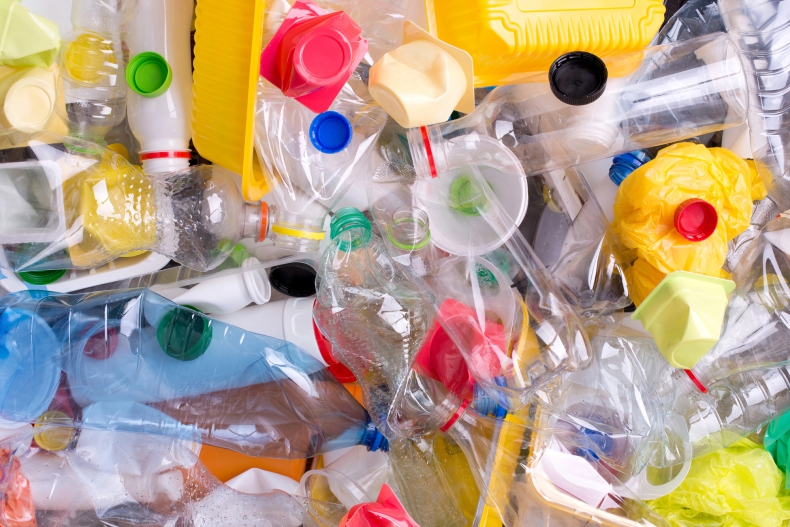Od 1 lipca wchodzą kolejne przepisy mające ograniczyć zanieczyszczenie plastikiem - ZielonaGospodarka.pl