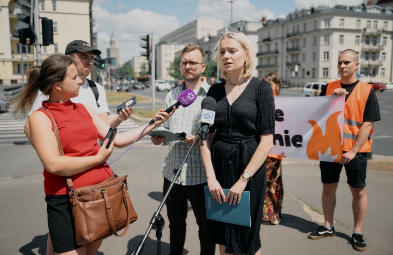 Aktywiści z Ostatniego Pokolenia zablokowali Wisłostradę - ZielonaGospodarka.pl