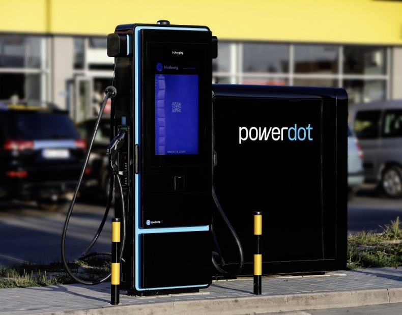 Powerdot podkręca tempo budowy stacji ładowania dzięki finansowaniu bankowemu na kwotę 165 mln euro - ZielonaGospodarka.pl