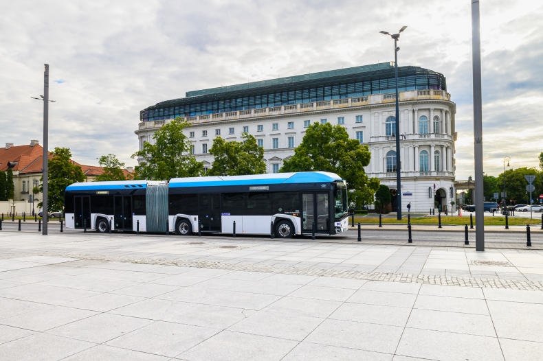 Pierwsze przegubowe autobusy wodorowe Solaris już we flocie RVK z Kolonii - ZielonaGospodarka.pl