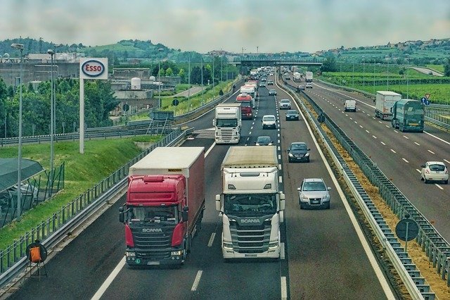 Wielka Brytania wprowadzi ban na ciężarówki z silnikami benzynowymi i dieslowymi - ZielonaGospodarka.pl