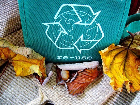 Jedną z najbardziej obiecujących technologii jest recykling chemiczny  - ZielonaGospodarka.pl