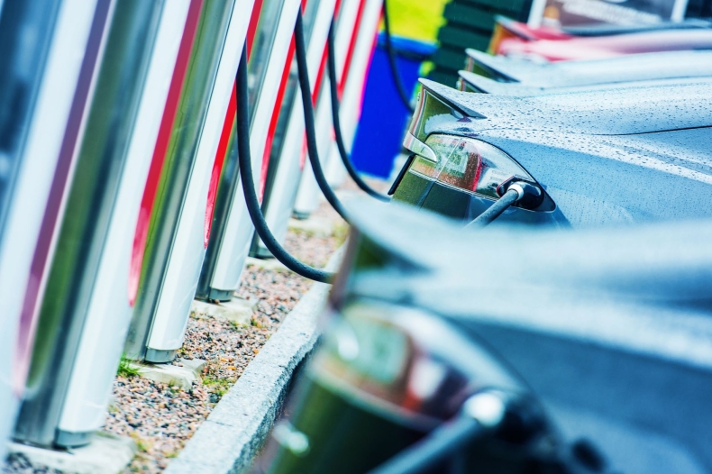 Wzrosła ilość ładowarek pojazdów elektrycznych przy trasach szybkiego ruchu - ZielonaGospodarka.pl