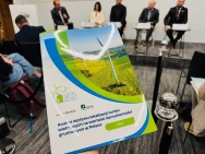 Lądowe turbiny wiatrowe nie obniżają cen gruntów. Popularny fake news obalony 