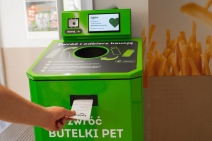 Żabka w tym roku zebrala ponad 100 mln opakowań kaucyjnych