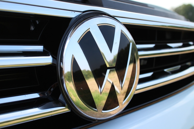 Ruszył proces w sprawie „afery spalinowej” Volkswagena - ZielonaGospodarka.pl