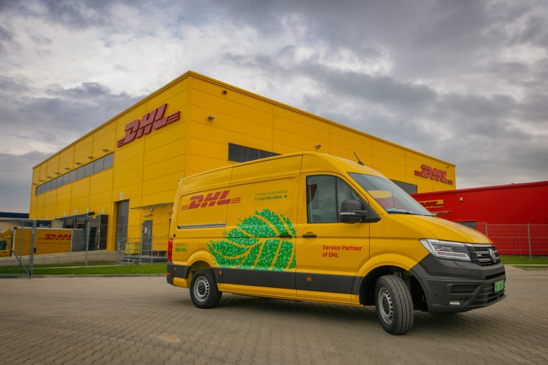 Elektryczne vany DHL Express wyruszają na polskie drogi - ZielonaGospodarka.pl