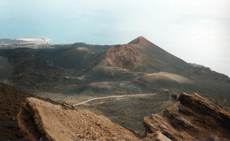 Wybuch wulkanu na wyspie La Palma w Hiszpanii - ZielonaGospodarka.pl