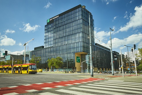 Trzeci bank uruchomił ofertę kredytową w ramach programu "Czyste powietrze" - ZielonaGospodarka.pl