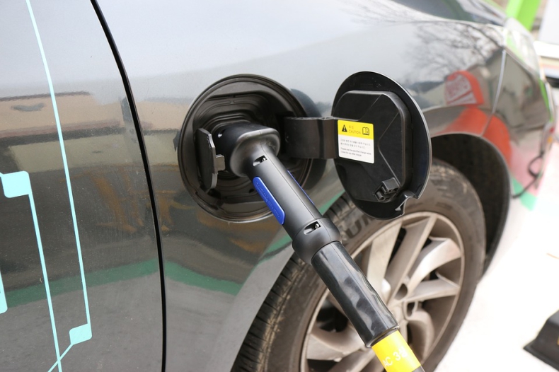PSPA: zasięg baterii i dostępność ładowania kluczowe przy wyborze auta elektrycznego - ZielonaGospodarka.pl
