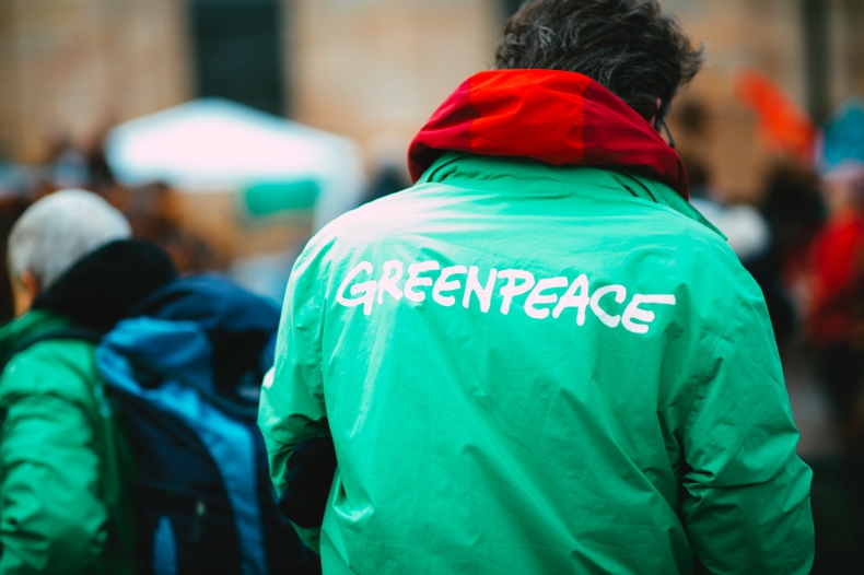 Greenpeace wzywa do wprowadzenia unijnego zakazu reklam paliw kopalnych - ZielonaGospodarka.pl