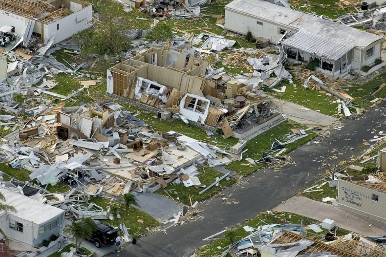 Raport: rekordowa liczba kataklizmów powodujących miliardowe straty może nawiedzić USA w tym roku - ZielonaGospodarka.pl