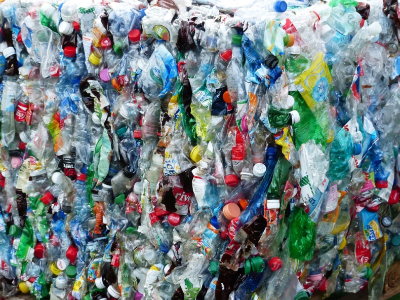 Do 2030 roku mamy oddawać do recyklingu 90 proc. opakowań po napojach - ZielonaGospodarka.pl