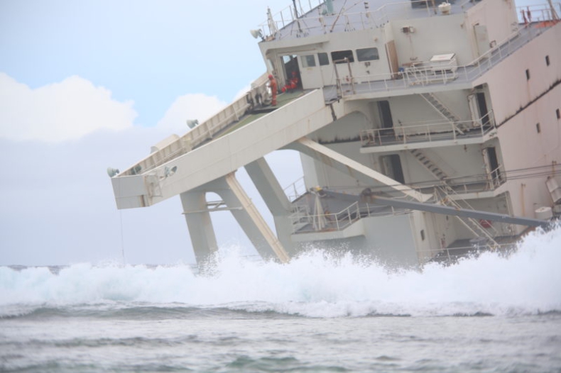 Na Mauritiusie rozpoczyna się demontaż rufy MV Wakashio - ZielonaGospodarka.pl