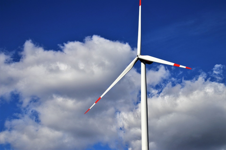 Szalejące ceny energii może powstrzymać tania energia z farm wiatrowych - ZielonaGospodarka.pl