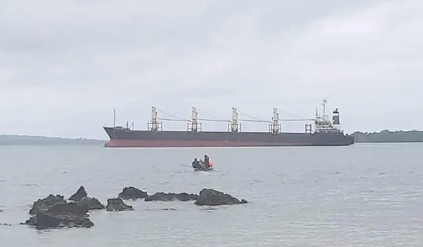 Wyspy Salomona: Masowiec wylał ponad tysiąc ton paliwa do morza - ZielonaGospodarka.pl