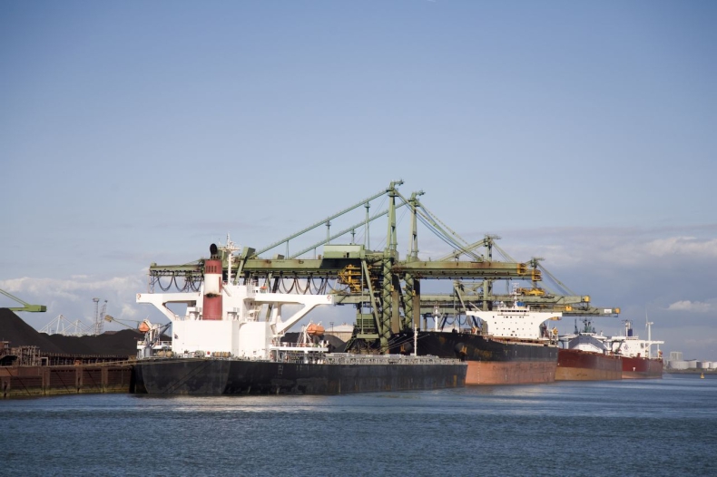  Raport: port w Rotterdamie jest najbardziej zanieczyszczającym portem morskim w Europie - ZielonaGospodarka.pl