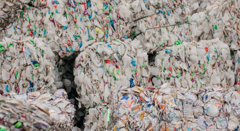 Recykling plastiku – jak wygląda proces produkcji recyklatów? - ZielonaGospodarka.pl