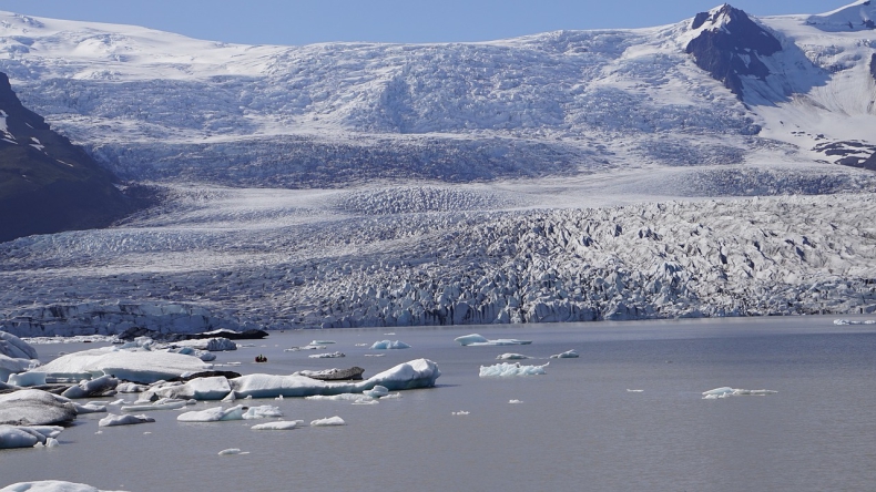 Tegoroczny zasięg lodu na morzach w Arktyce jest sporo mniejszy od średniej - ZielonaGospodarka.pl
