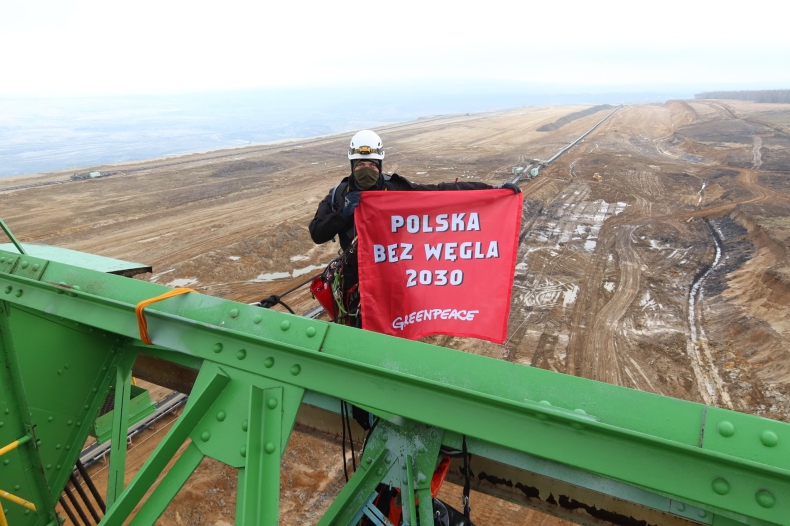 Aktywiści Greenpeace weszli na teren kopalni węgla brunatnego Turów  - ZielonaGospodarka.pl