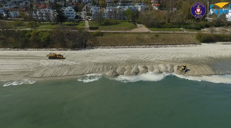 W czerwcu zacznie się odbudowa zniszczonej przez sztormy plaży w Orłowie - ZielonaGospodarka.pl