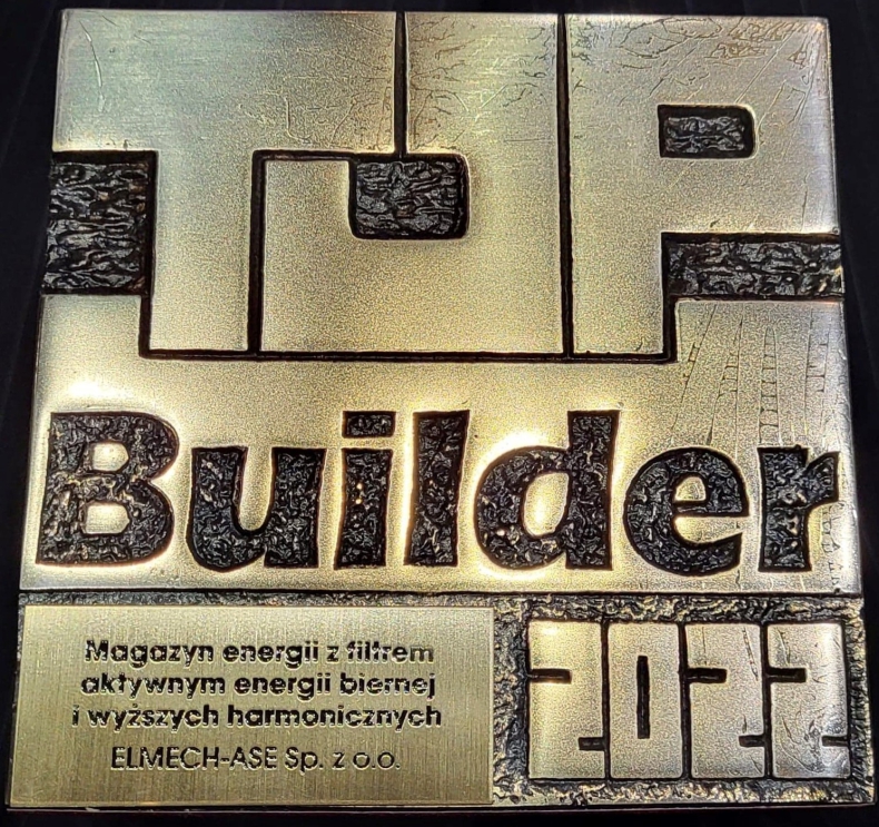 Statuetka Top Builder 2022 dla magazynu energii Elmech-ASE - ZielonaGospodarka.pl
