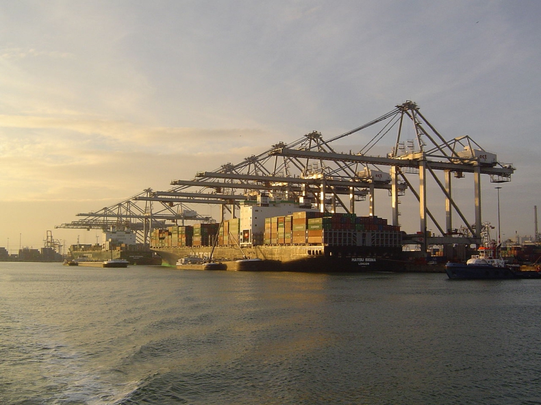 Port Rotterdam odegra kluczową rolę w planie UE - 20 mln ton H2 - ZielonaGospodarka.pl