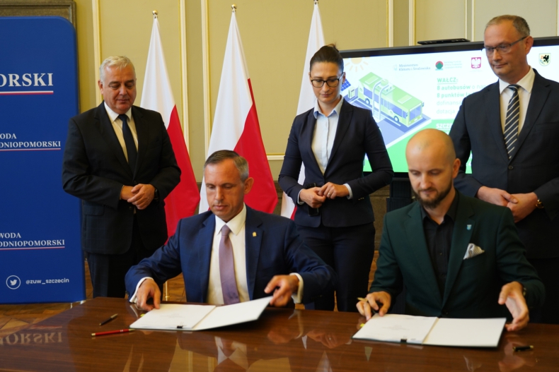 Wałcz i Szczecinek z umowami na zakup elektrycznych autobusów - ZielonaGospodarka.pl