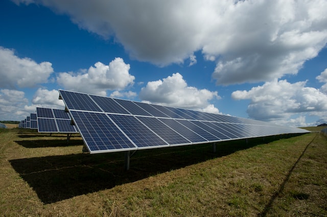 Projekt Solartechnik zbuduje pięć elektrowni słonecznych o łącznej mocy 5 MW - ZielonaGospodarka.pl